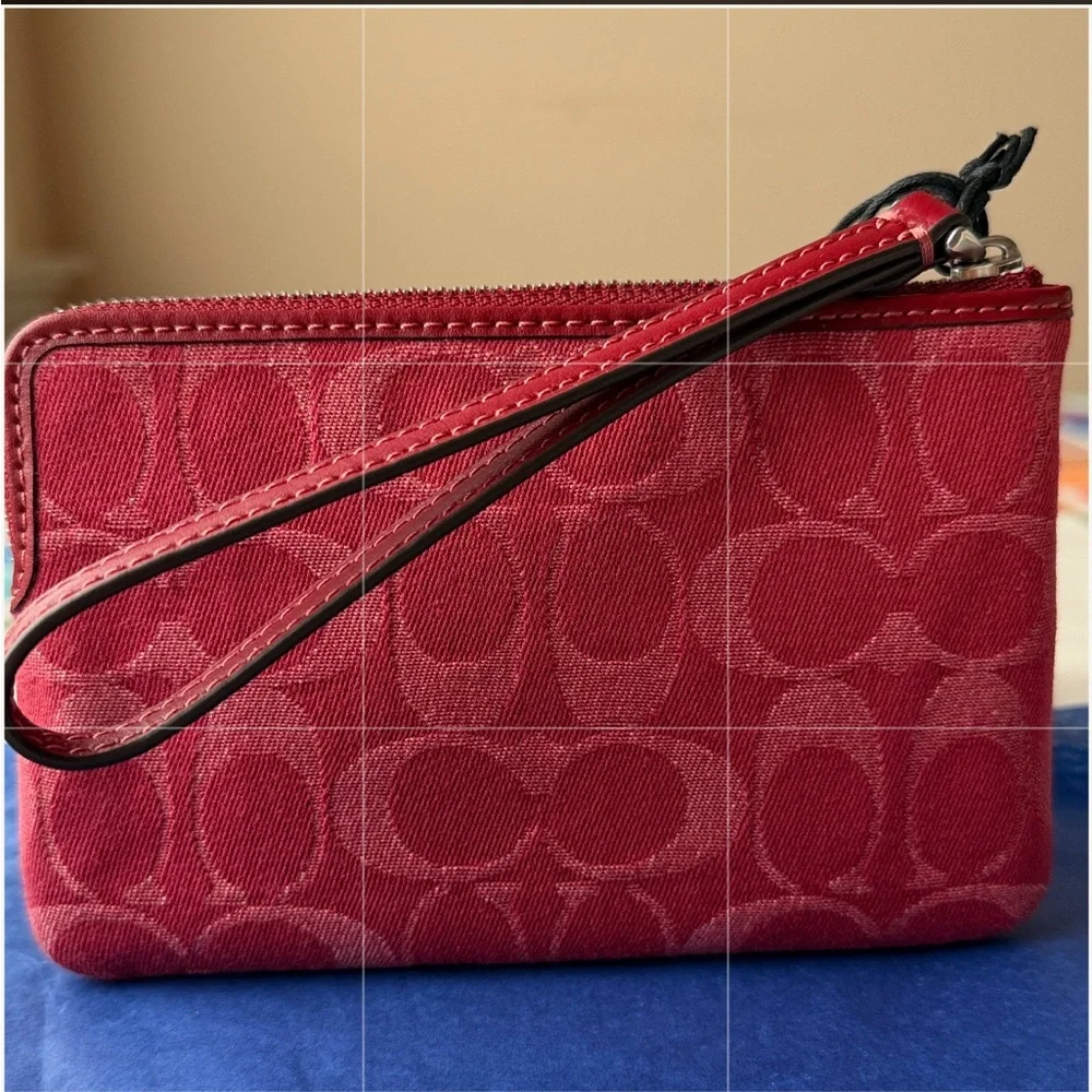 ❤️💘❤️ COACH CORNER ZIP WRISTLET IN SIGNATURE DENIM ❤️💘❤️ NWT ❤️💘❤️ - Picture 7 of 16